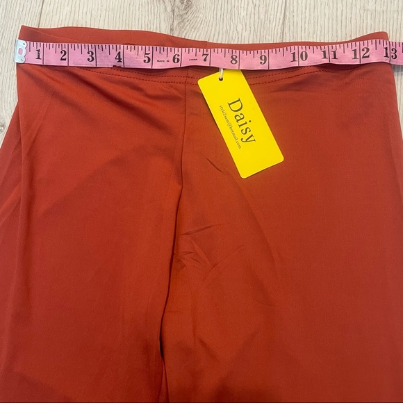 Daisy 2 Piece Silky Loungewear Top and Leggings Size Medium - Picture 9 of 13